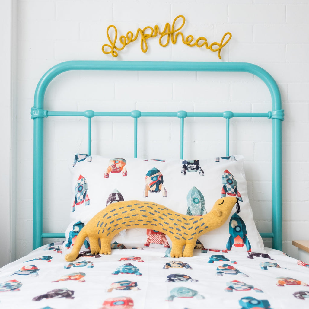 Sleepyhead single outlet bed